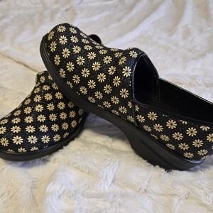 Floral Patterned Women's Clogs